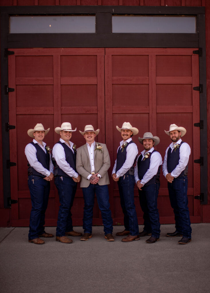 groom and grooms bridal party pictures
