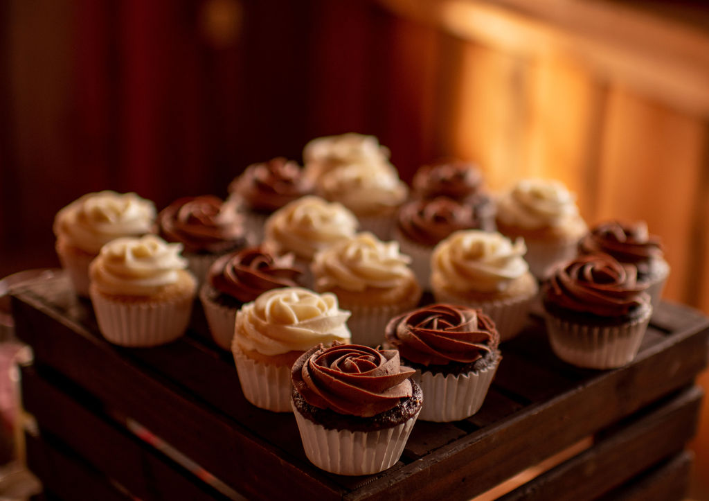 Chocolate and vanilla wedding cupcakes