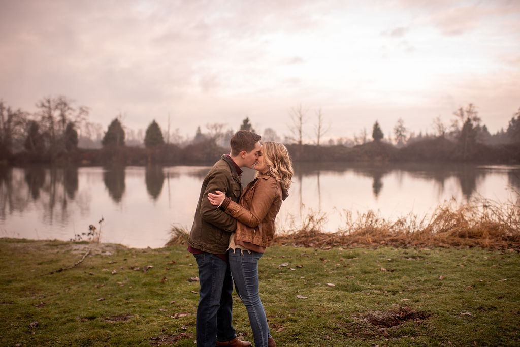 Couples engagement session by Washington Travel Wedding and Couples Photographer Amy Buchanan