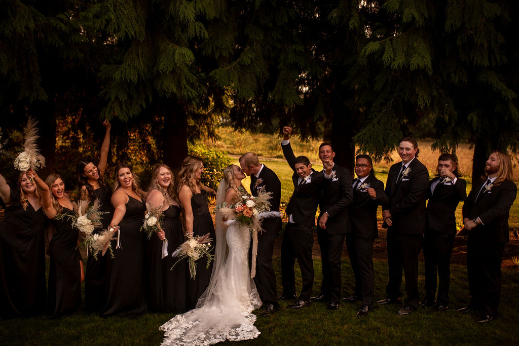 Wedding party photos - The Importance of a Wedding Photography Timeline