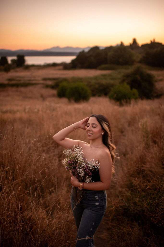 gorgeous photoshoot at discovery park in seattle 